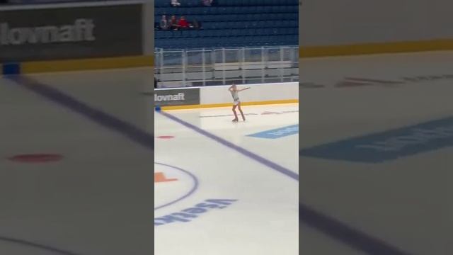 Александра Трусова Разминка перед прокатом КП ISU CS 27th Nepela Memorial 2019 смотреть онлайн