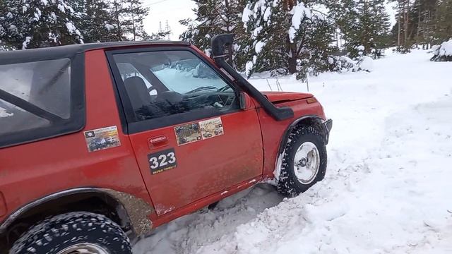 Chevrolet tracker 1989 Snow off road test