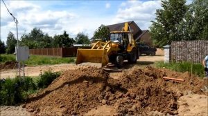 23 этап работы экскаватора-погрузчика ДЭМ 310 перемещение грунта и эффектное выбрасывание грунта