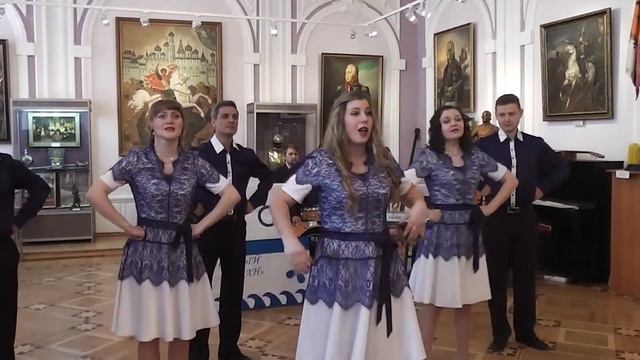 По улице мостовой