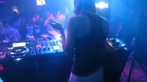 DJ МАША СИЛУЯНОВА на сцене LOS PALMAS CLUB.28/05/2011.AVI