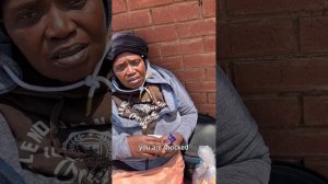 a Homeless woman got a surprise from BI phakathi