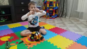 Тоботы. Тобот Терракл Т. Роман собирает тобота Т