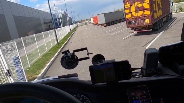Дальнобой по Европе. Еду через Париж. Прогулка по Страсбургу. #truckvlog 64 смотреть онлайн
