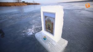 Крещенские купания в проруби на Солигорском водохранилище