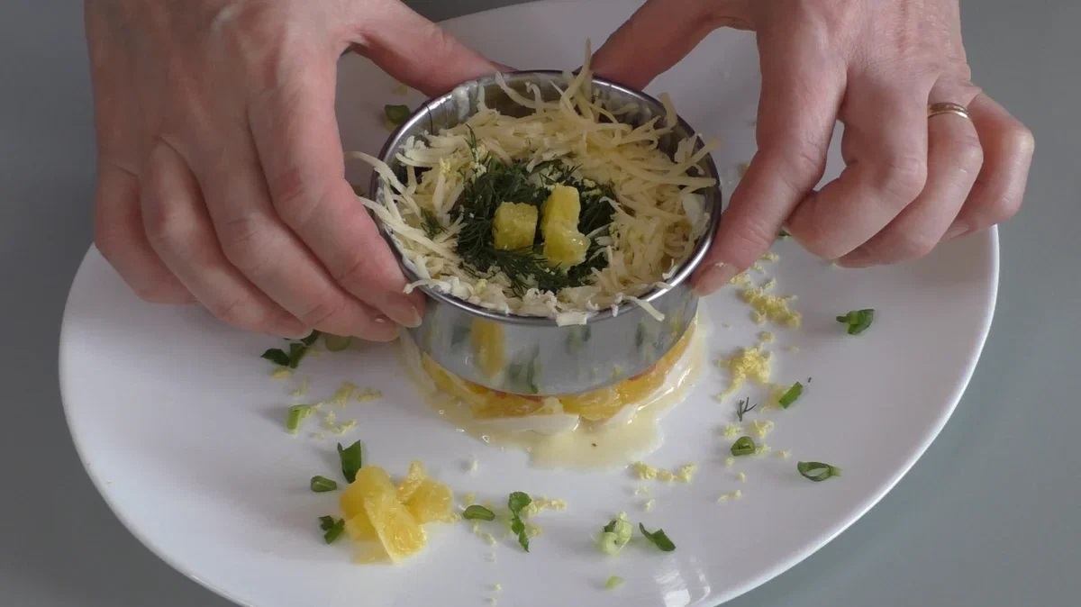 Такой салат из кальмаров обязательно будет на моем новогоднем столе, просто, вкусно, неизбито. Автор смотреть онлайн