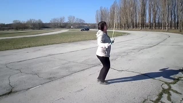 Оксана прыгает на скакалке смотреть онлайн