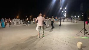 потому что нельзя быть красивой такой поёт Сергей Быстров