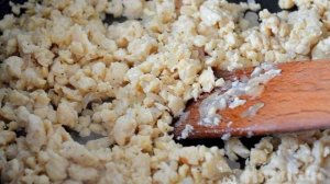Трубочки с начинкой из фарша и соуса бешамель