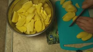 готовим курица с картошками?тарзи таё кардани мург бо картушка?