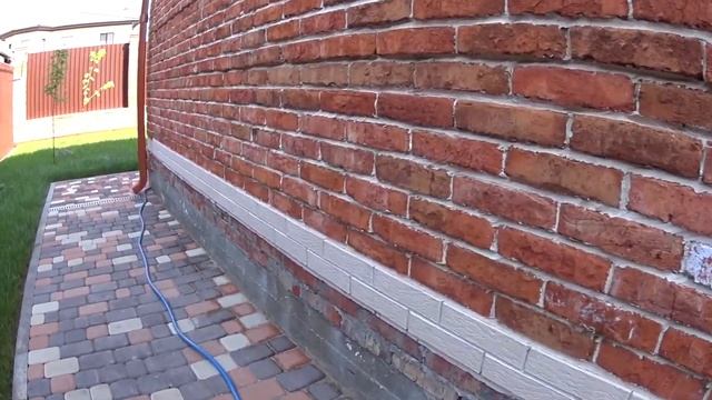 Чем отделать цоколь дома? Отделка цоколя дома планкеном из лиственницы