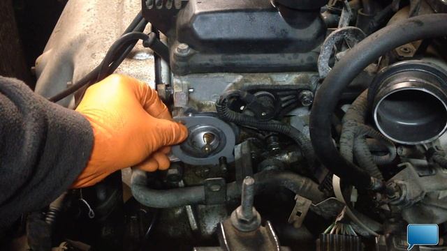 How To - Change/Replace a Thermostat on a Kia Rio 2003 смотреть онлайн