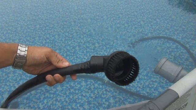 Делюсь как можно убрать грязь со дна бассейна не сливая его и без специально пылесоса смотреть онлайн