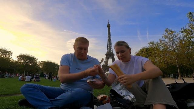 Тестируем фуагра у Эйфелевой башни. смотреть онлайн