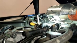 Замена свечи накала на Audi q7 4L 3.0TDI. Вибрация при запуске. Диагностика.