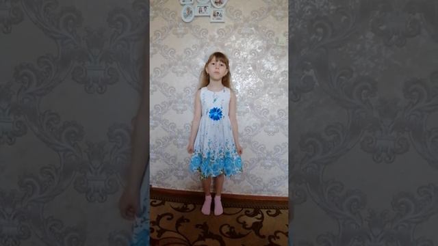 Приходят к дедушке друзья, приходят в День Победы... смотреть онлайн