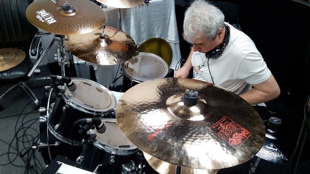 РАЗМИНКА и НАСТРОЙКА БАРАБАНОВ ПЕРЕД ЗАПИСЬЮ...... смотреть онлайн