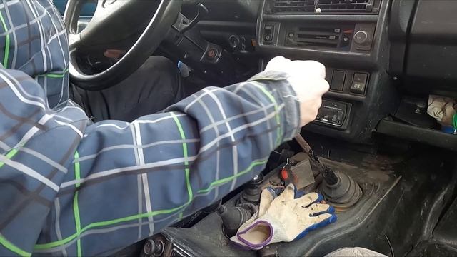 КАКОЙ ПРИВОД У НИВЫ? ЕСТЬ ЛИ У НИВЫ БЛОКИРОВКИ?КАКОЙ РЫЧАГ ЗА ЧТО ОТВЕЧАЕТ? ОТВЕТ В ЭТОМ ВИДЕО! смотреть онлайн