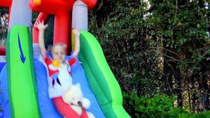 Веселая история про девочку Алису и ее сестричку Еву