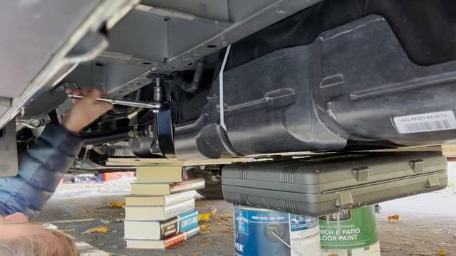 Installing Rixen Hydronic Heating in a Ford Transit Van Build смотреть онлайн