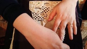 Сажение по бели. Как пришить вышивку на бархат.