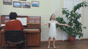Гжесяк Ксения,8 лет,акад.пение,           Муз.Я.Дубравина,сл.В.Суслова."Я рисую".Волковысская ДШИ.