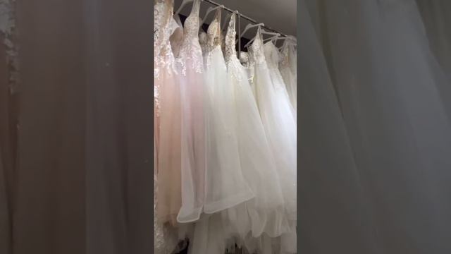 😍|МОДНЫЕ СВАДЕБНЫЕ ПЛАТЬЯ| ПРОКАТ И ПРОДАЖА стильных свадебных платьев в Екатеринбурге! 👰 смотреть онлайн
