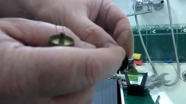 Течет кран?  Быстрый ремонт!  Замена кран - буксы