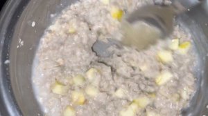 Вкуснейшая овсянка с яблоками и изюмом