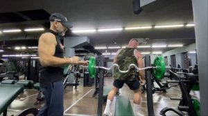 Многоповторка на трицепс для Батыра. Как тренирует руки Папа Смит