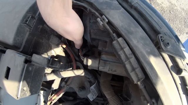Замена лампы ближнего света на Skoda Octavia A7 смотреть онлайн