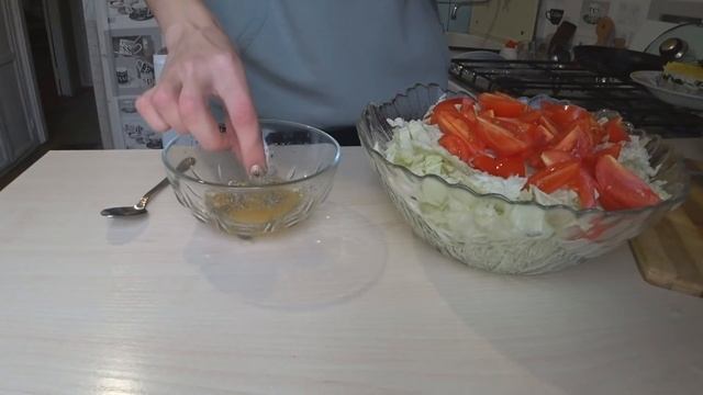 3 ВКУСНЕЙШИХ САЛАТА за ЧАС на ПРАЗДНИЧНЫЙ СТОЛ НОВОГОДНЕЕ МЕНЮ смотреть онлайн