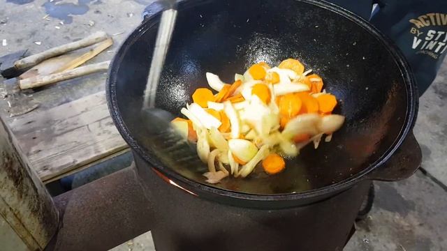 КАРТОФЕЛЬ ПО-ОХОТНИЧЬИ С КОПЧЕНЫМИ КОЛБАСКАМИ В КАЗАНЕ!