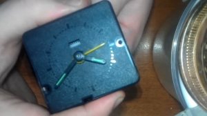 установка стрелок для будильника