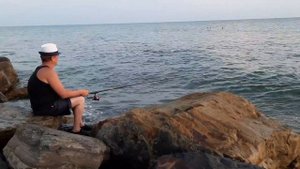 Карась морской-Ласкирь на креветку ! Хороший отдых и хорошая рыбалка на Чёрном море