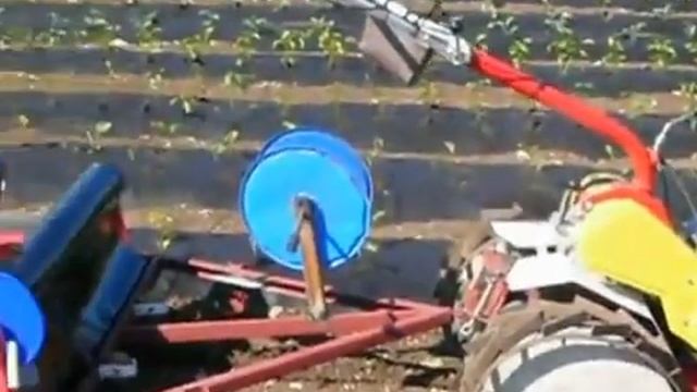 плёнкоукладчик для мотоблока ZUBR смотреть онлайн