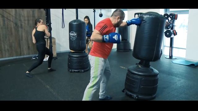 Тайский бокс, тренер Светлана Зулпукарова смотреть онлайн