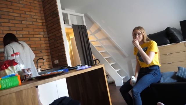 VLOG Катя ехала всю ночь, чтобы испечь нам блины