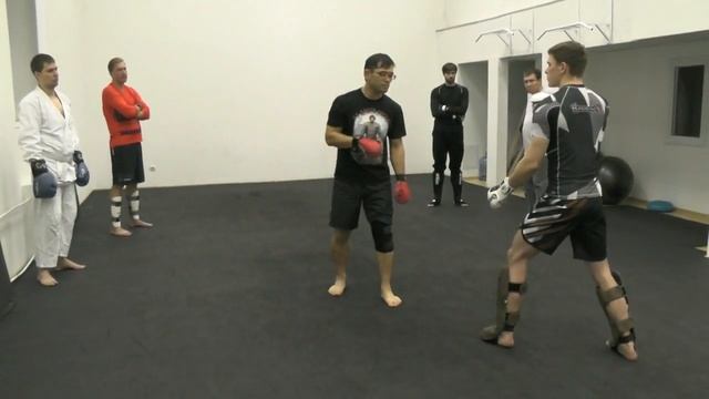 ПОЛЕЗНЫЕ КОМБИНАЦИИ В КАРАТЭ: ГЕДАН ГЕРИ | КИЗАМИ ЦУКИ смотреть онлайн