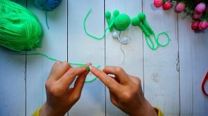 Вязаная лягушка крючком мастер класс . Вязаные игрушки - frog amigurumi .