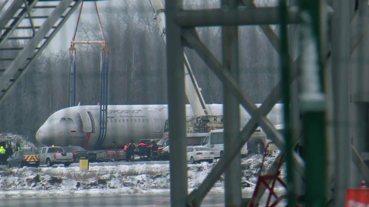 Первые самолеты из Москвы и Санкт-Петербурга прибыли в Калининград