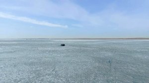 Ловля плотвы со льда! Клев весенней плотвы!