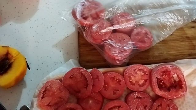 ЗАГАТОВКИ НА ЗИМУ.КАК СОХРАНИТЬ СВЕЖЫЕ ПОМИДОРЫ НА ЗИМУ БЕЗ ВАРКИ И БАНКИ.#турецкаяеда #рецепты