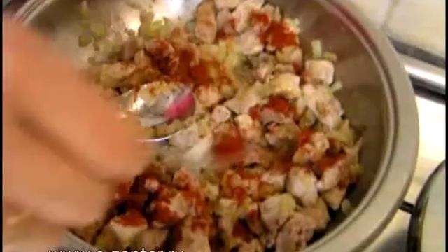 Гуляш - готовим национальное блюдо венгерской кухни в посуде  с толстым дном