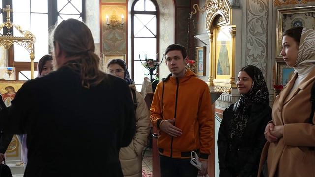 Волонтёры НИУ "БелГУ" встретились с настоятелем домового храма вуза протоиереем Романом Пивневым