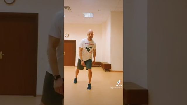 ТОП 4 САМЫХ ПРОСТЫХ БАЗОВЫХ ДВИЖЕНИЯ ТАНЦА ШАФФЛ. ОБУЧЕНИЕ ТАНЦАМ ДЛЯ НАЧИНАЮЩИХ!