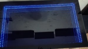 Стол с эффектом бесконечности