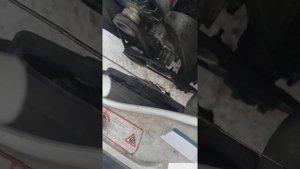 Замена регулятора напряжения и щеток генератора Ауди 100 с4 2.0