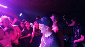 шумные и угрожающие выходки - Детская смертность