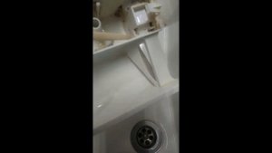 Стиральная машина. Очистка лотка для моющих средств.